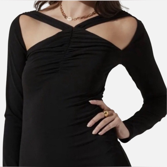 ASTR The Label $98 NWT Cutout Long Sleeve Body-con Midi Dress Black M fits small